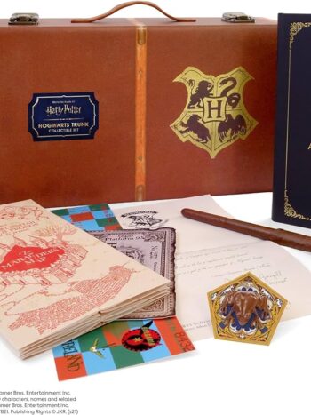 Harry Potter: Hogwarts Trunk Collectible Set